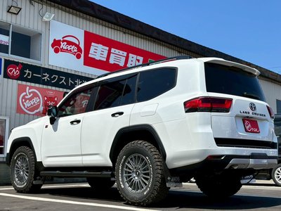 TOYOTA LAND CRUISER - 7