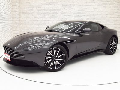 ASTON MARTIN DB11 - 5