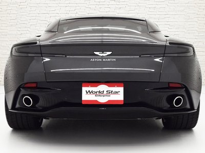 ASTON MARTIN DB11 - 8