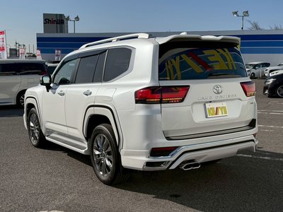 TOYOTA LAND CRUISER 300 - 10