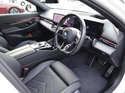 صورة 8 لـ 2024 BMW 5 SERIES