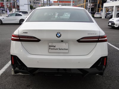 صورة 4 لـ 2024 BMW 5 SERIES