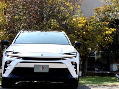 TOYOTA CROWN SPORT - 6