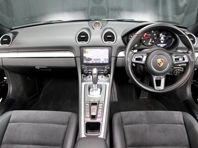 PORSCHE 718 BOXSTER - 4