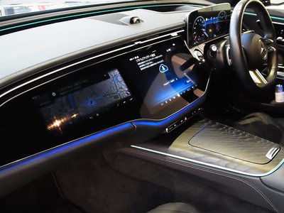 MERCEDES-BENZ E-CLASS - 8