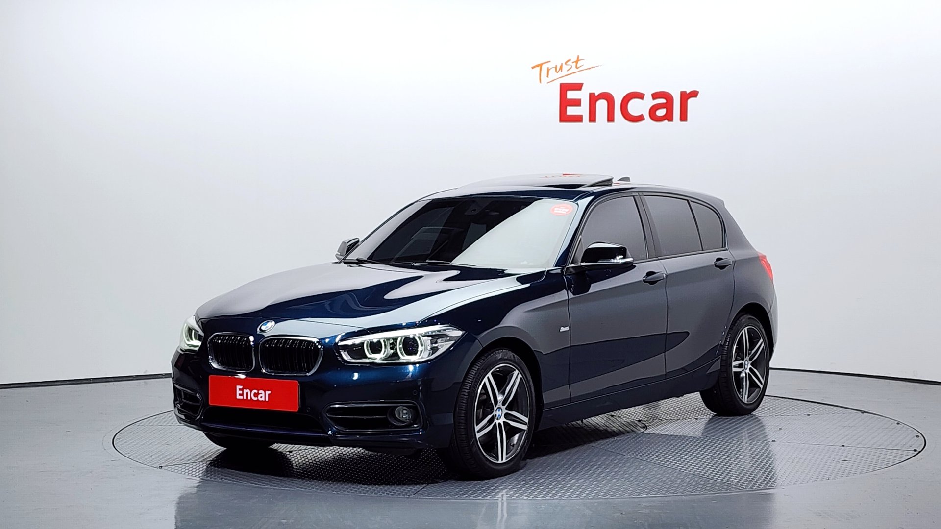 BMW 1 SERIES - View 1