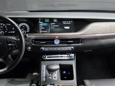 2021 Genesis G90 — миниатюра 23
