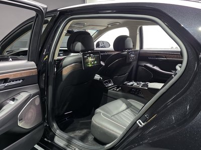 2021 Genesis G90 — миниатюра 17