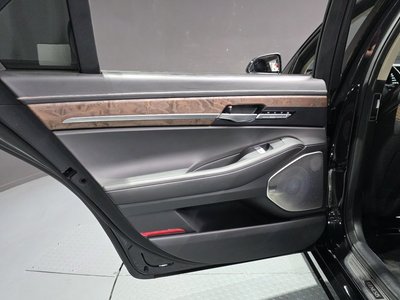 2021 Genesis G90 — миниатюра 15