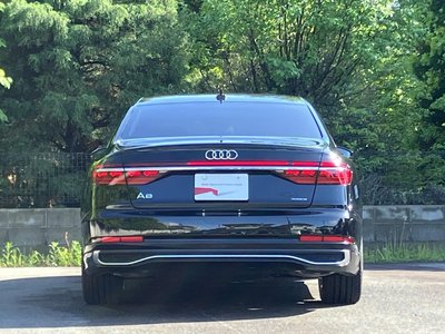 AUDI A8 - 6