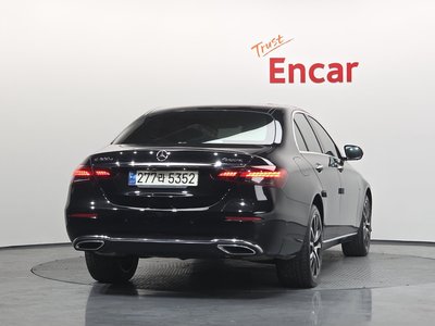 MERCEDES-BENZ E-CLASS - 3