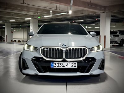 BMW 5 SERIES - 4