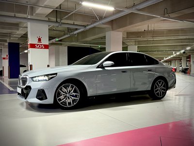 BMW 5 SERIES - 2