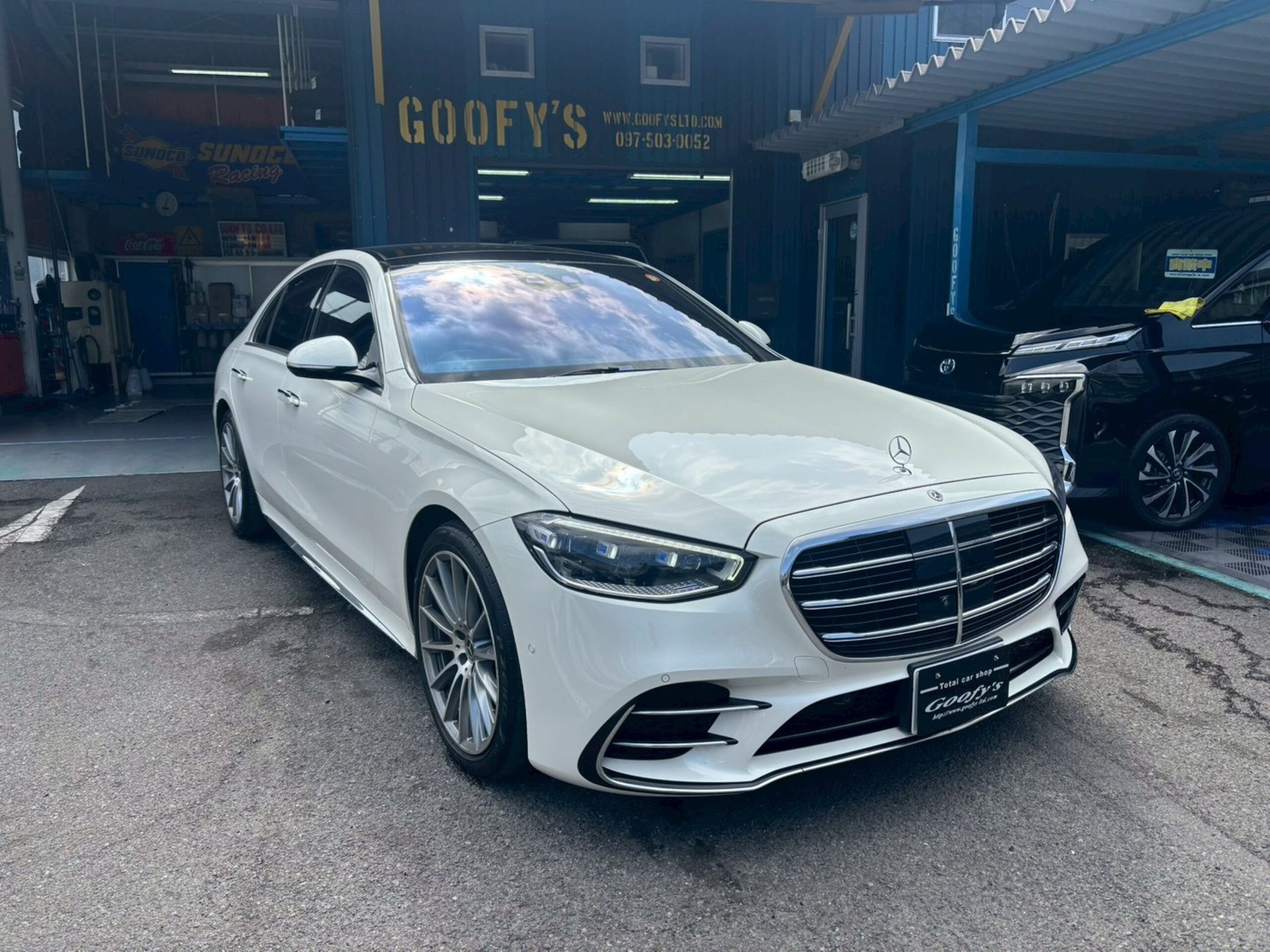 MERCEDES-BENZ S-CLASS - View 1