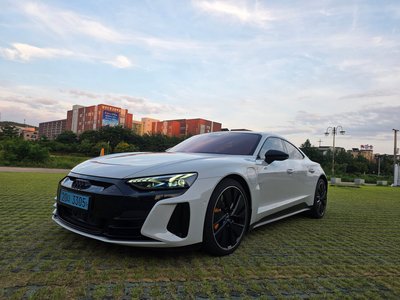 2022 AUDI E-TRON GT — миниатюра 12