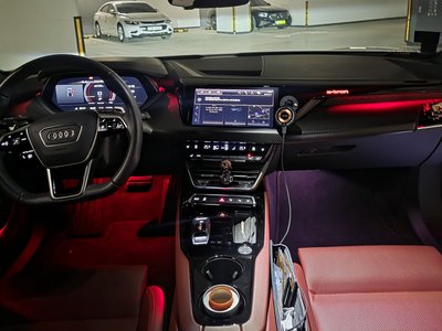 صورة 5 لـ 2022 AUDI E-TRON GT