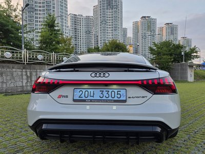 صورة 3 لـ 2022 AUDI E-TRON GT