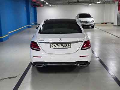 MERCEDES-BENZ E-CLASS - 3