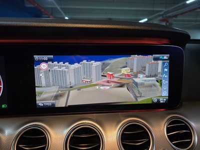 MERCEDES-BENZ E-CLASS - 9