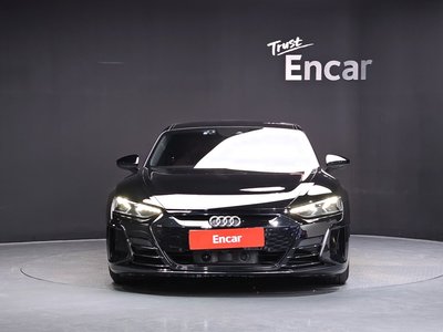 صورة 2 لـ 2022 AUDI E-TRON GT