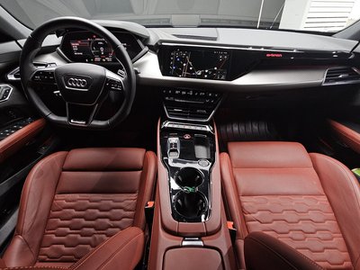 صورة 5 لـ 2022 AUDI E-TRON GT