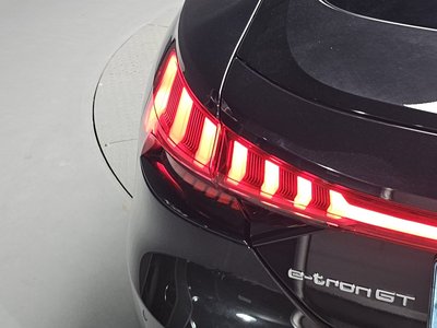 صورة 10 لـ 2022 AUDI E-TRON GT