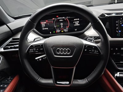 2022 AUDI E-TRON GT 缩略图 18