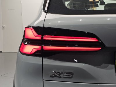 صورة 10 لـ 2026 BMW X5