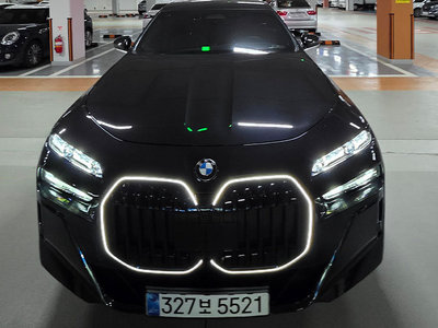 2025 BMW 7 SERIES photo 1