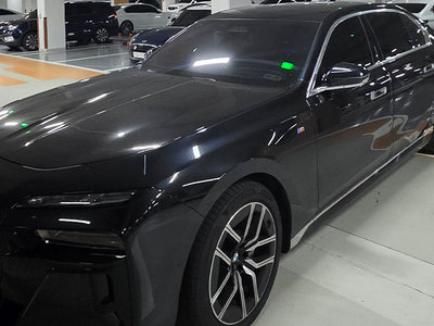 2025 BMW 7 SERIES photo 5