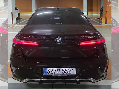 2025 BMW 7 SERIES photo 7
