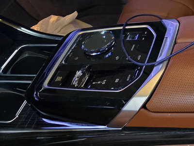 2025 BMW 7 SERIES photo 9