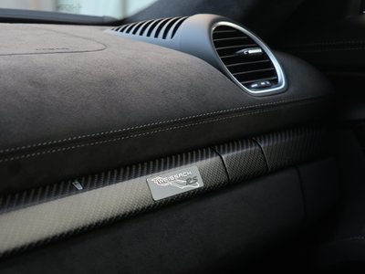 صورة 16 لـ 2024 Porsche 718