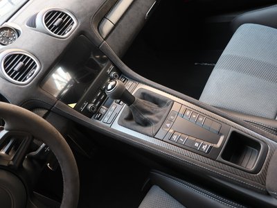 صورة 12 لـ 2024 Porsche 718