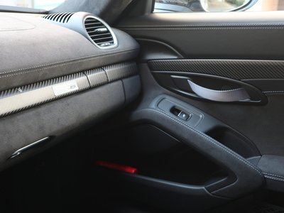 صورة 14 لـ 2024 Porsche 718