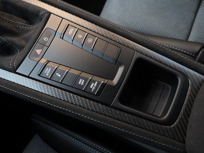 صورة 13 لـ 2024 Porsche 718