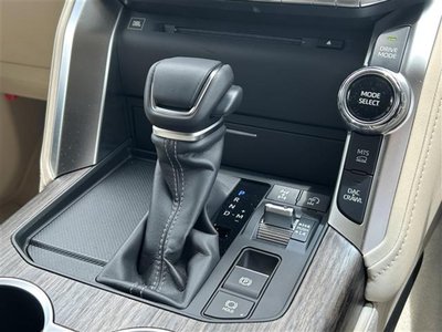 صورة مصغرة 12 لـ 2024 Toyota LAND CRUISER 300