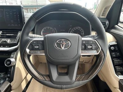 صورة 8 لـ 2024 Toyota LAND CRUISER 300