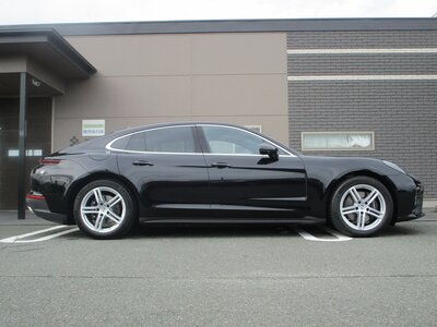 PORSCHE PANAMERA - 10