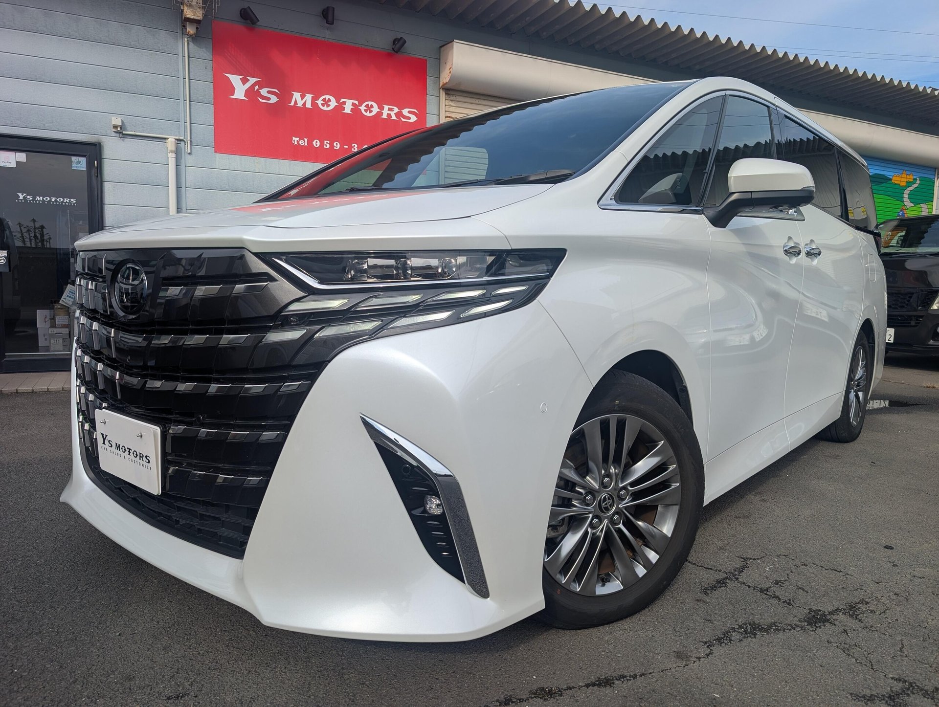 TOYOTA ALPHARD - View 1