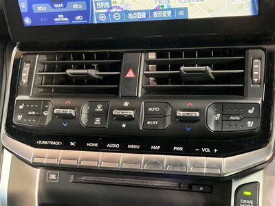 TOYOTA LAND CRUISER - 7