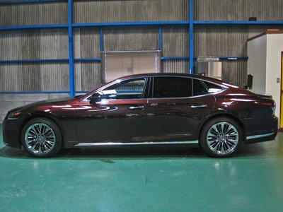 LEXUS LS - 9