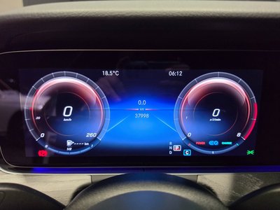 MERCEDES-BENZ E-CLASS - 8