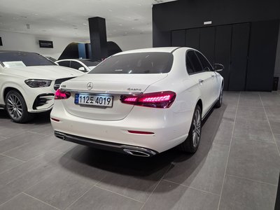 MERCEDES-BENZ E-CLASS - 4