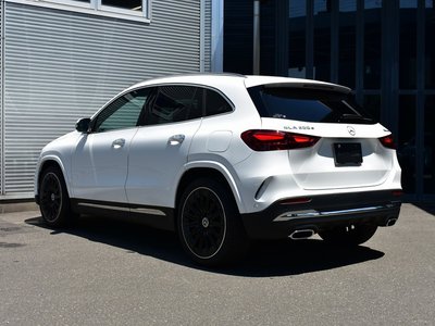 MERCEDES-BENZ GLA - 8