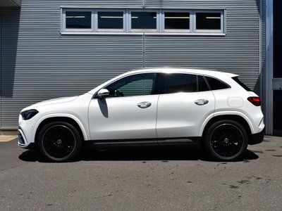 MERCEDES-BENZ GLA - 4