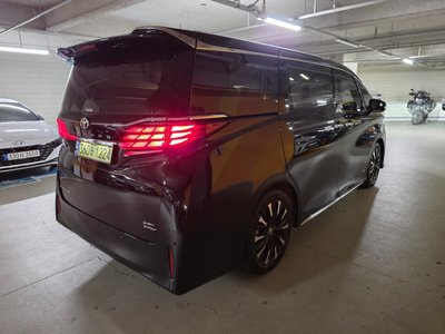 TOYOTA ALPHARD - 5