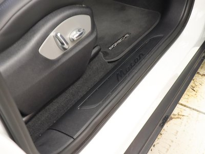 2023 Porsche MACAN — миниатюра 18