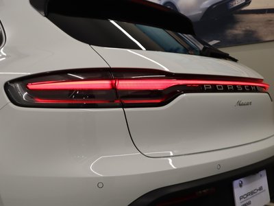 صورة 8 لـ 2023 Porsche MACAN