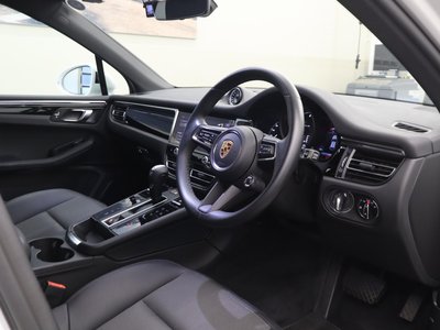 2023 Porsche MACAN — миниатюра 12